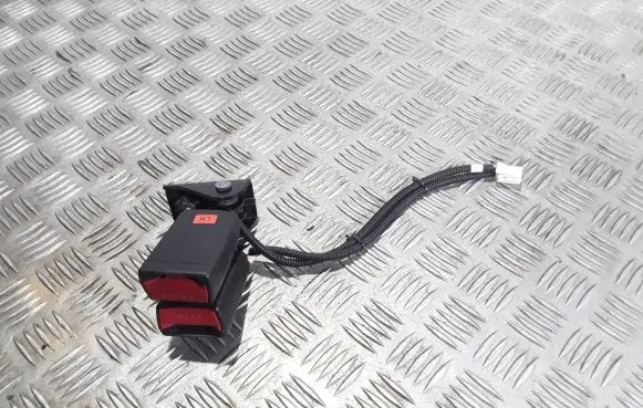 KIA Ceed Middle seatbelt buckle (rear) 