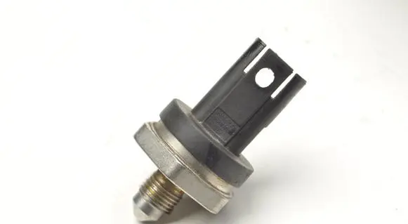 BMW M4 F82 F83 Fuel pressure sensor 0261230349