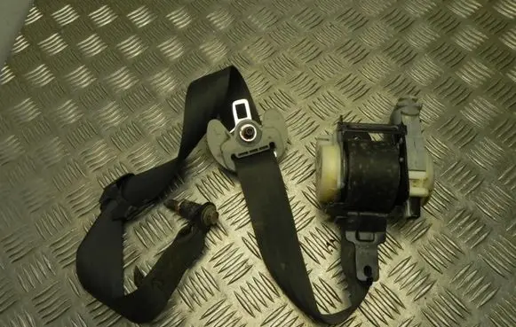 Hyundai i40 Front seatbelt 888102Y210 M3808