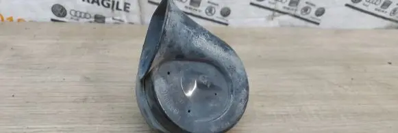 Volkswagen PASSAT B6 Horn signal E000209