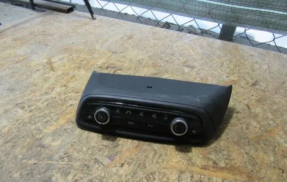 Opel Crossland X Climate control unit 368046467 39092868 7370200000000X
