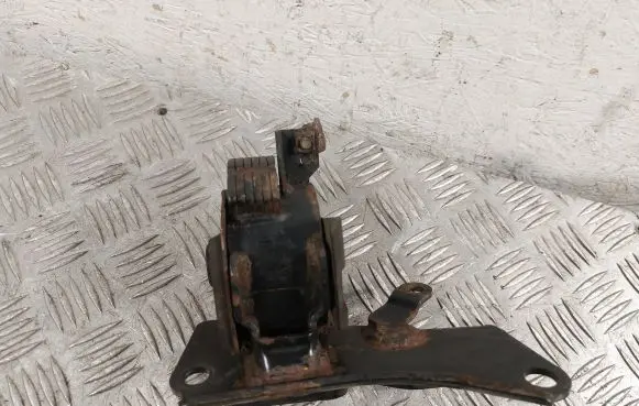 Toyota Corolla Verso AR10 Engine mount bracket 123720R010
