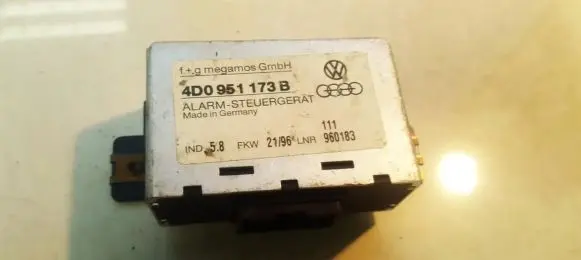 Audi A4 S4 B5 8D Alarm control unit/module 4d0951173b
