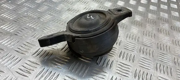 Subaru Forester SJ Engine mount bracket