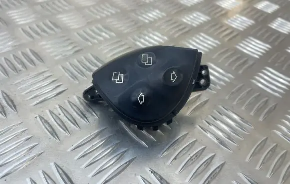 Mercedes-Benz E W211 Steering wheel buttons/switches A2118206110