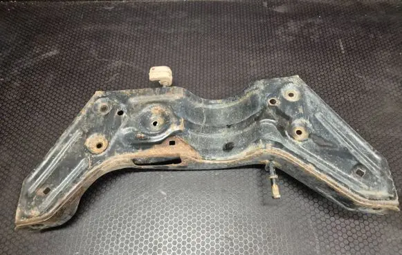 Volkswagen Polo IV 9N3 Front axle beam 