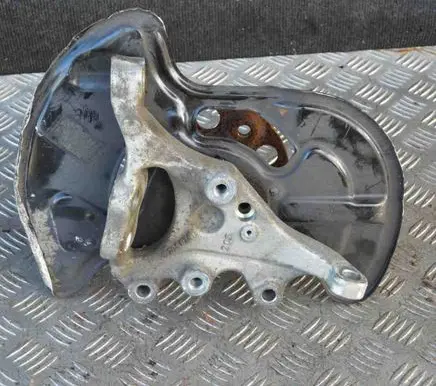 Front wheel hub