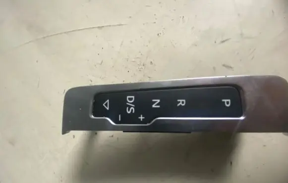 Audi A3 S3 8V Gear shift selector indicator 8V1713463A