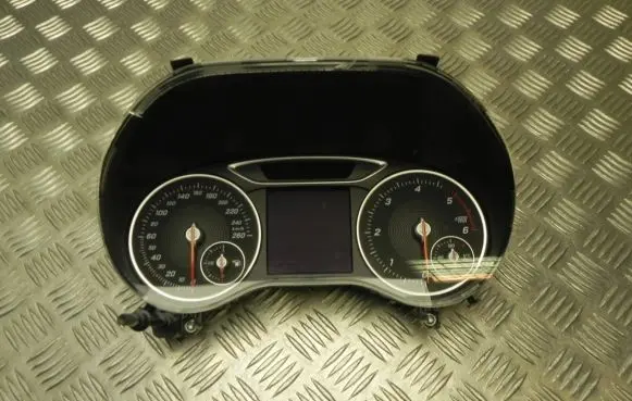 Mercedes-Benz B W246 W242 Speedometer (instrument cluster) A2469004917 B1255