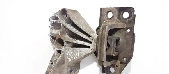 Nissan Qashqai Engine mount bracket 11210jd500 dd130607