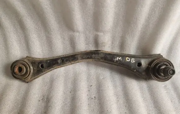Hyundai Genesis Rear upper control arm/wishbone