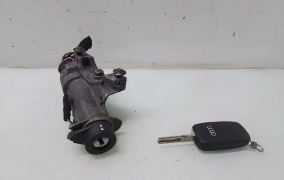 Audi A6 S6 C5 4B Ignition lock 4B0305851