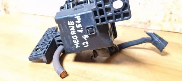 Renault Megane III Fuse box set 243880001r