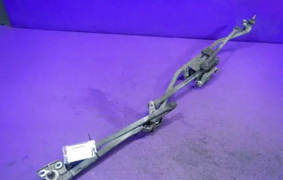 Front wiper linkage and motor