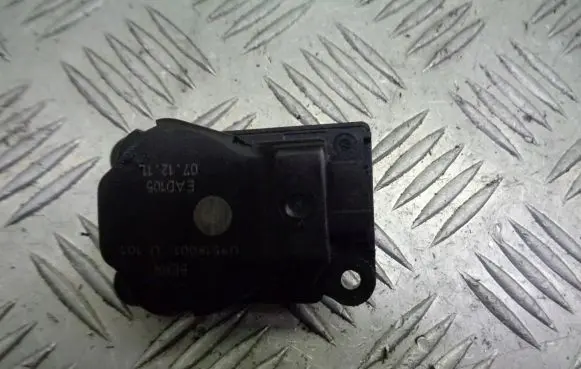 Opel Astra H A/C air flow flap actuator/motor U9518001