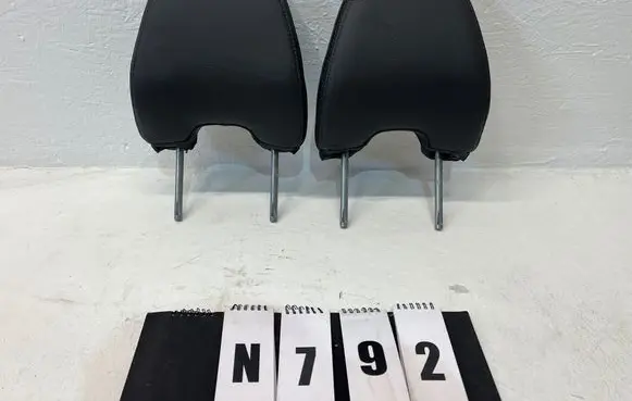 Volvo XC60 Front seat headrest 30761142