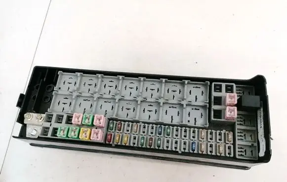 Land Rover Discovery 3 - LR3 Fuse box set 301047500 2043350188