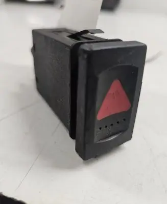 Volkswagen PASSAT B5 Hazard light switch 3B0953235B