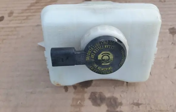 Audi A7 S7 4G Master brake cylinder 8K0611301
