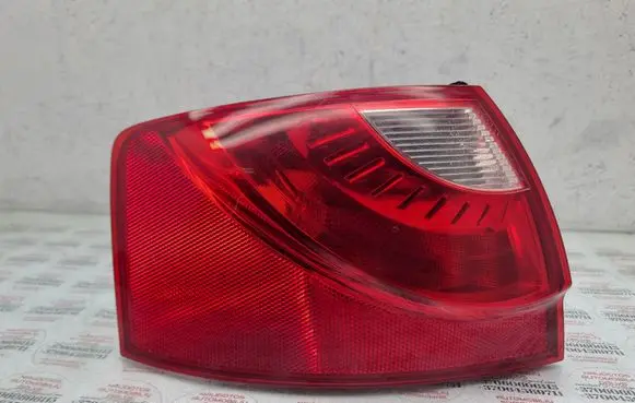 Rear/tail lights
