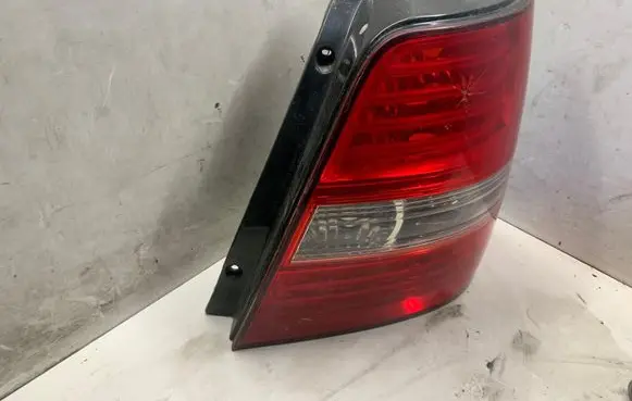 KIA Sorento Rear/tail lights 9243E5