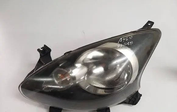 Toyota Aygo AB10 Headlight/headlamp 81150-0H010