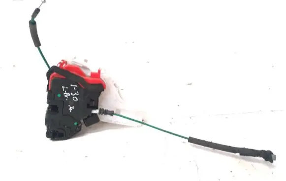 Hyundai i30 Front door lock 81310-A6030