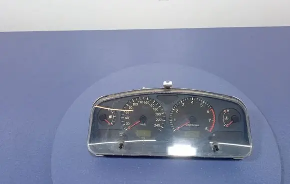 Toyota Avensis T220 Speedometer (instrument cluster) 83800-05350