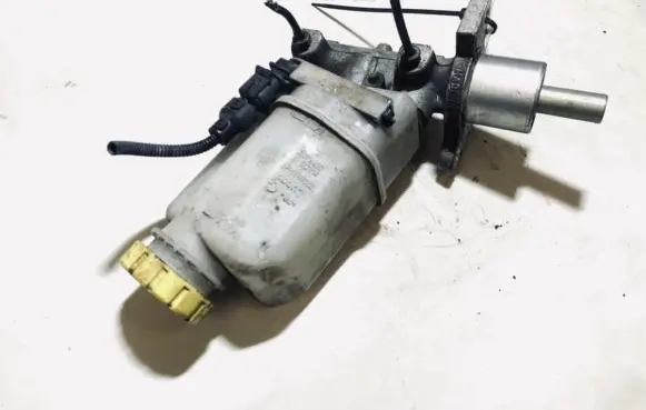 Alfa Romeo 147 Master brake cylinder 320669663 32066966-3