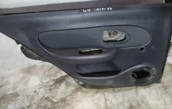 Renault Clio II Rear door card panel trim