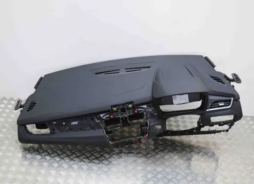 BMW 2 F46 Dashboard 9332269 4180373