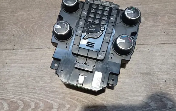 Volvo V40 Climate control unit 31288108