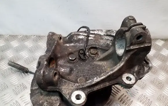 BMW 1 E81 E87 Front wheel hub spindle knuckle 6764444