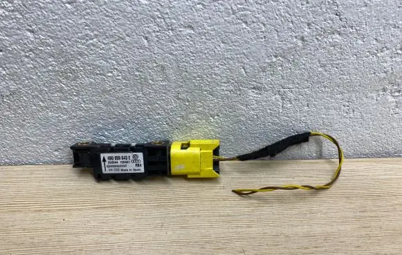 Audi A8 S8 D3 4E Airbag deployment crash/impact sensor 4B0959643E 203544 0232H2D24147