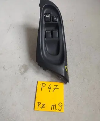 Nissan Almera N16 Central console control unit 827743
