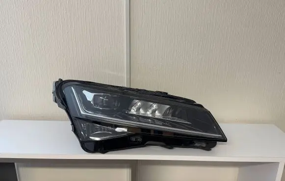 Skoda Superb B8 (3V) Headlight/headlamp 3V1941016D
