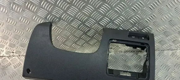 KIA Sorento Dashboard lower bottom trim panel 