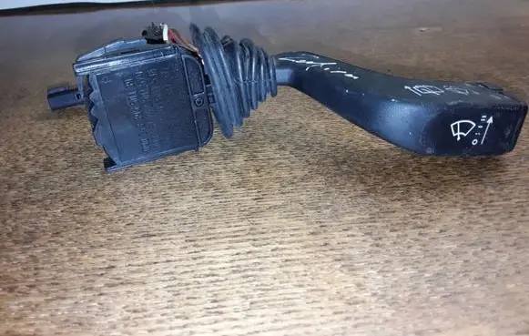 Opel Astra F Wiper control stalk 090243395501 090481242