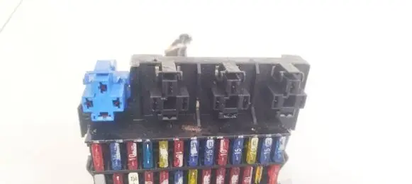 Ford Maverick Fuse box set 72404047