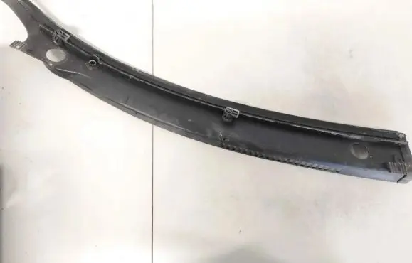 Audi A4 S4 B5 8D Wiper trim 8d1819403
