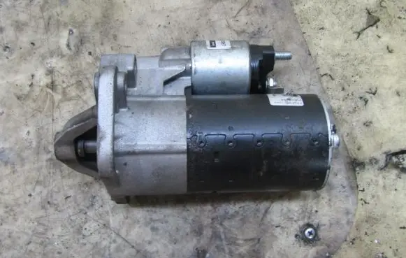 Nissan Note (E12) Starter motor LRS02735