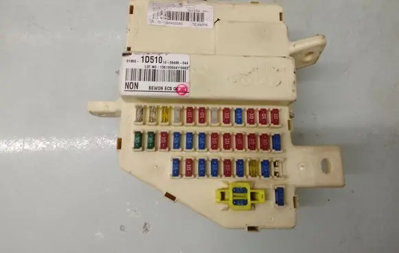 KIA Carens I Fuse module 919501D510