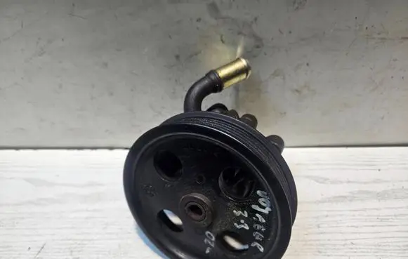 Chrysler Voyager Power steering pump 51630P 04861540AA