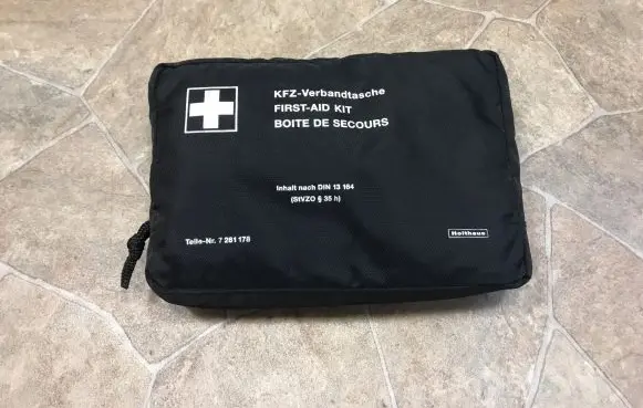 BMW 3 E90 E91 First aid kit 7261178