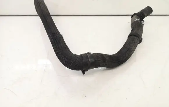 Suzuki Grand Vitara I Engine coolant pipe/hose