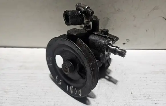 Hyundai Pony Power steering pump 5711024100
