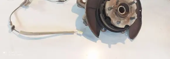 Toyota RAV 4 (XA30) Rear wheel hub