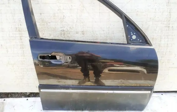 SsangYong Rexton Front door juodos