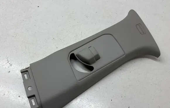 Jeep Grand Cherokee WL (B) pillar trim (top) 6SM73TRMAC MT2611AD 66592