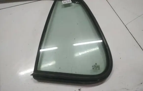 Volkswagen Golf IV Rear vent window glass AS2